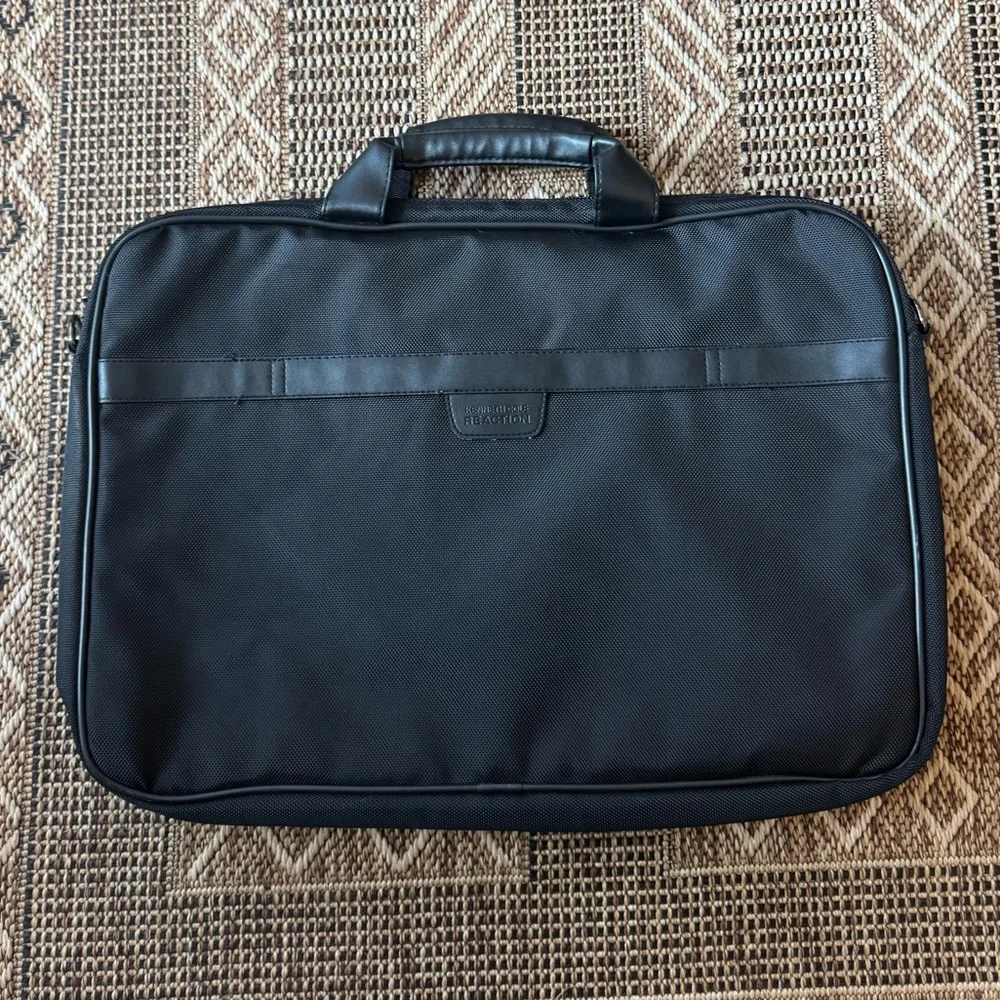 KENNETH COLE REACTION Unisex Black Multi Pocket Laptop Bag